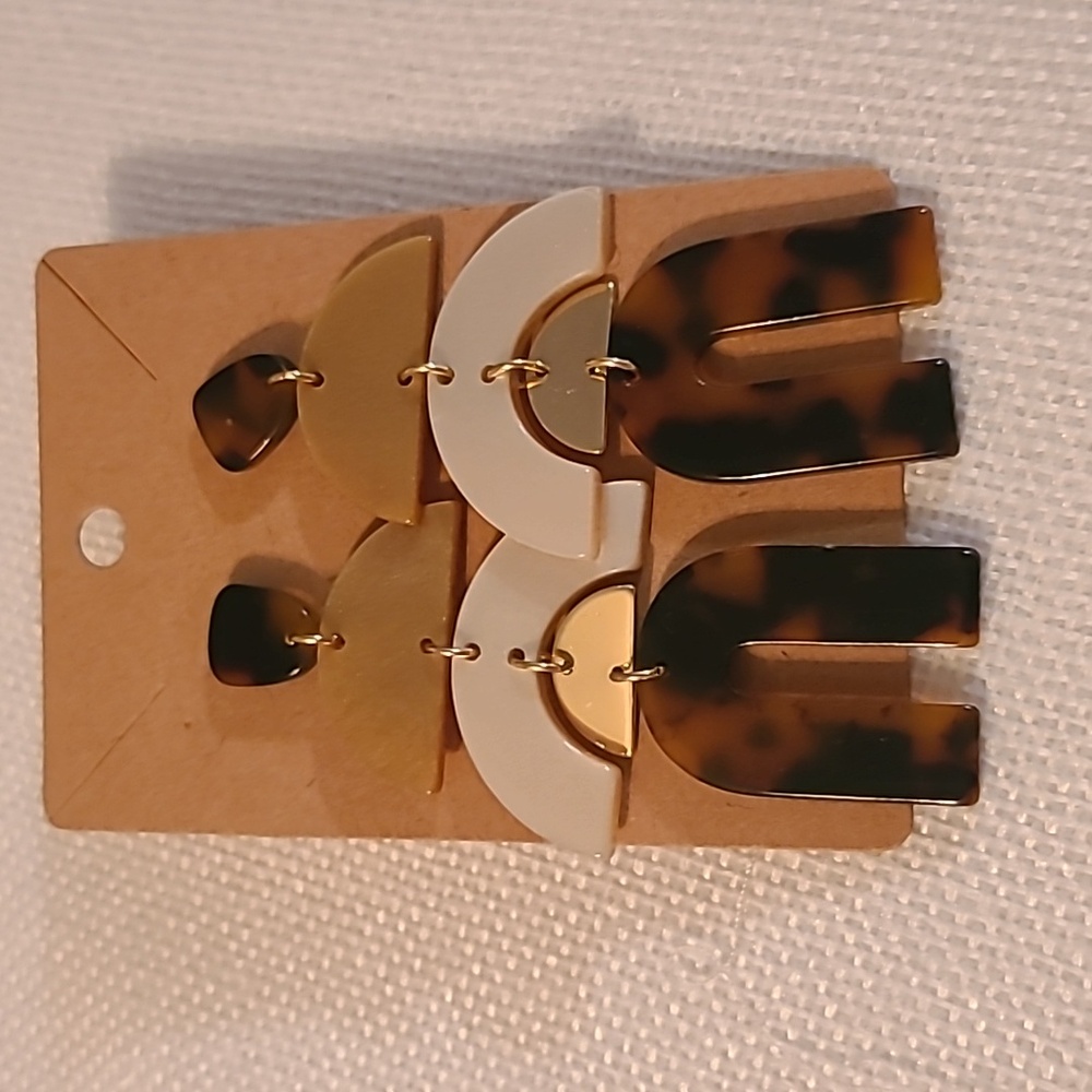 Lightweight resin earrings